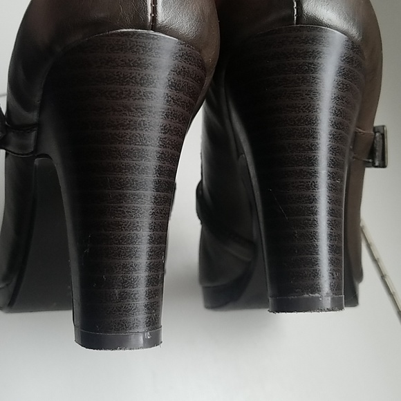 Retro Style Peep-toe Mary Jane Heels with Buckle - Picture 7 of 8